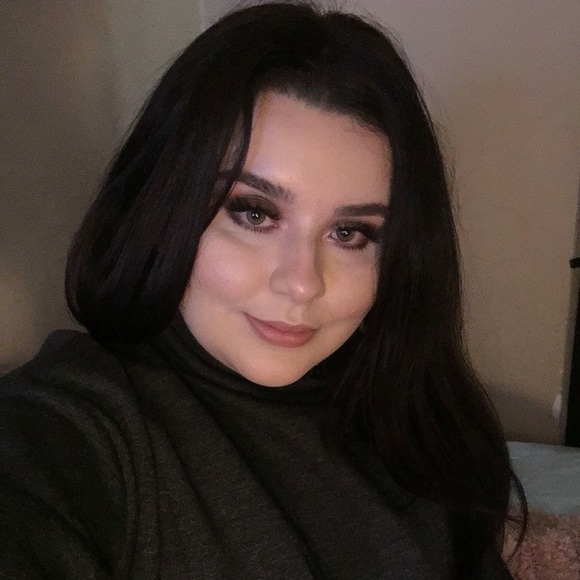 Meet your Posher, Rebecca - Picture 1 of 1